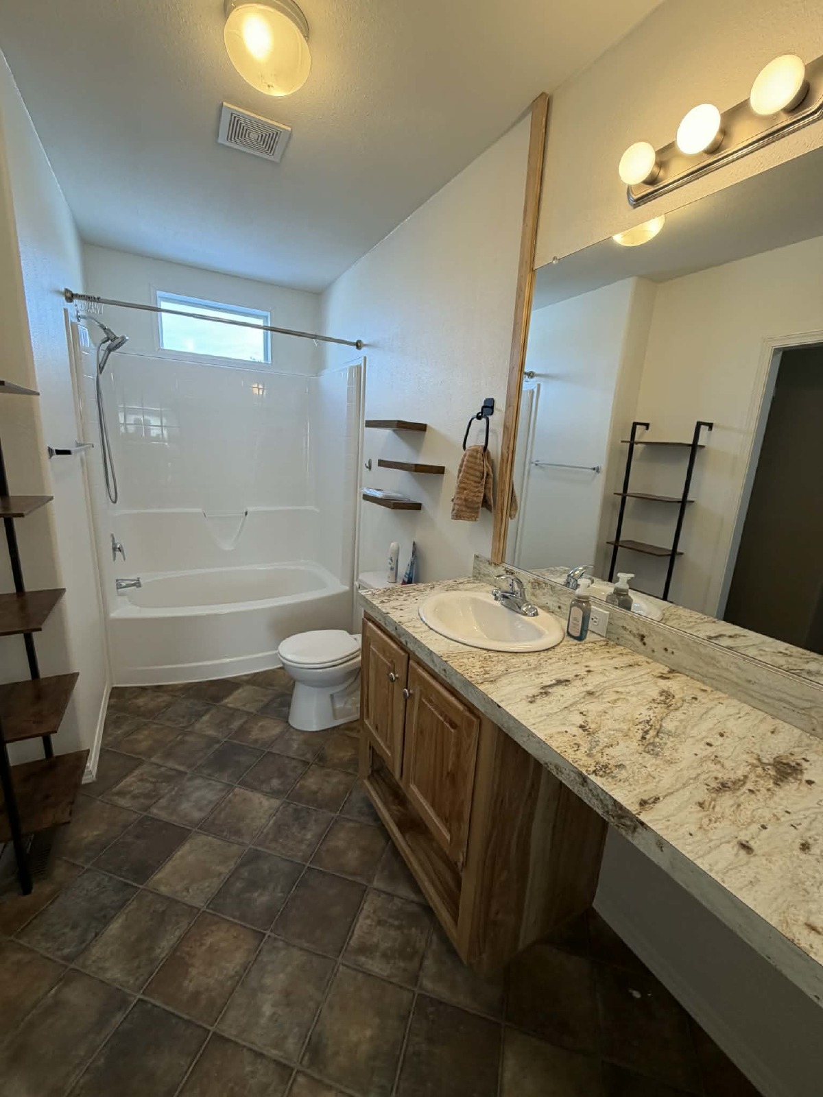 Well Maintained Home with Amazing Views property image