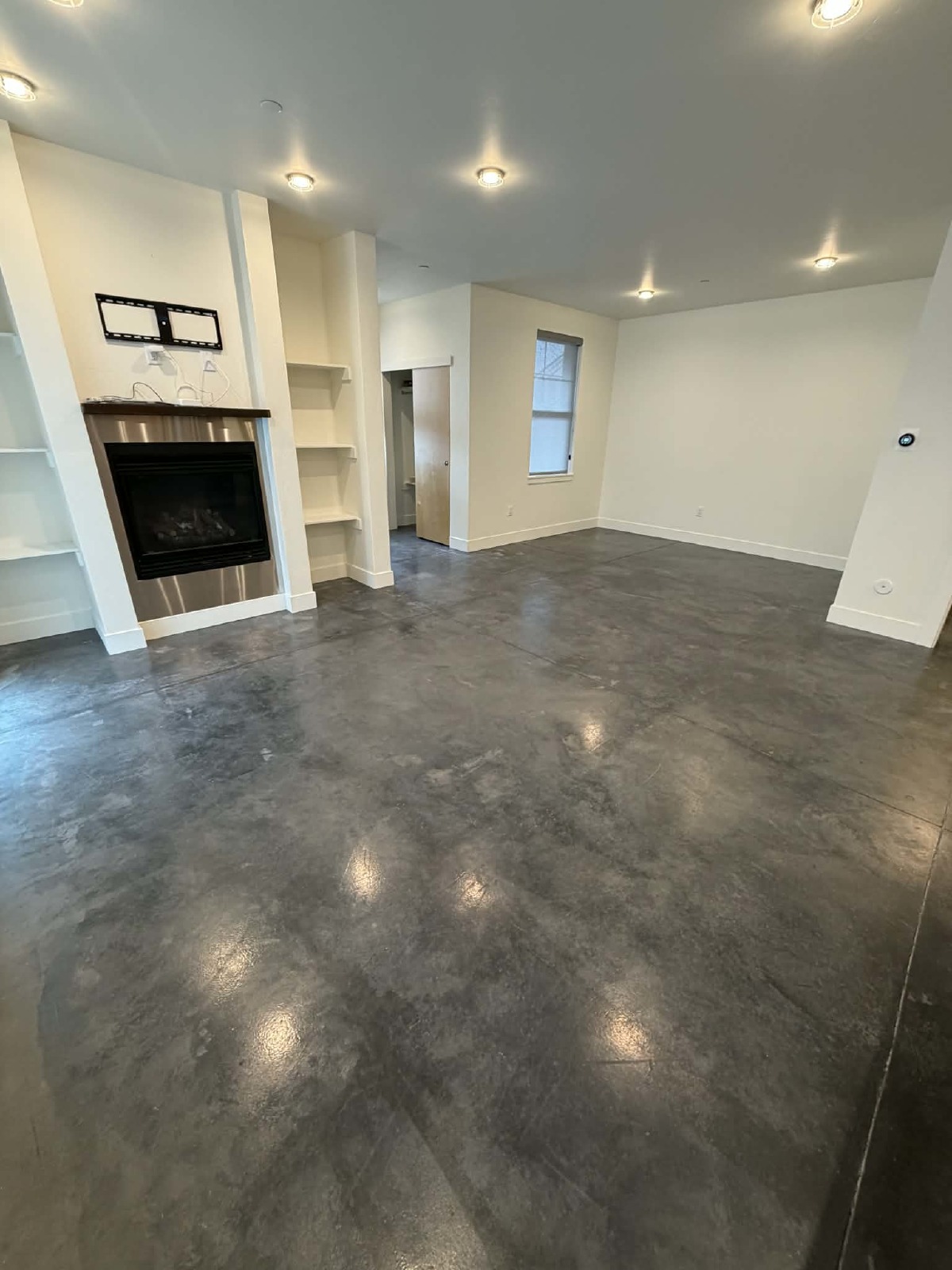 Spacious 3 Bedroom property image