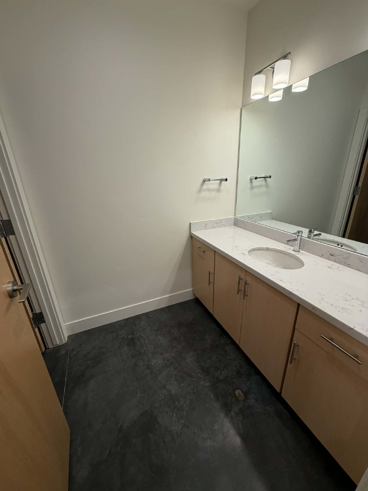 Spacious 3 Bedroom property image