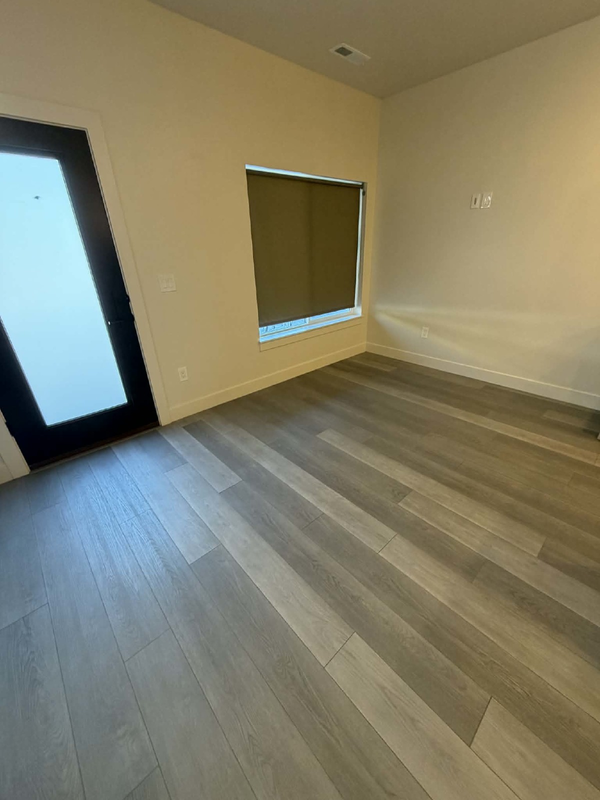 Like NEW! property image