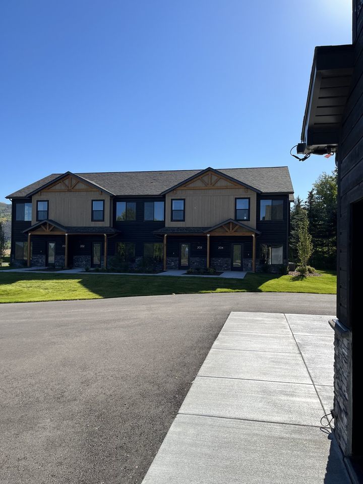 165 Lakewood Rd Unit 203 property image