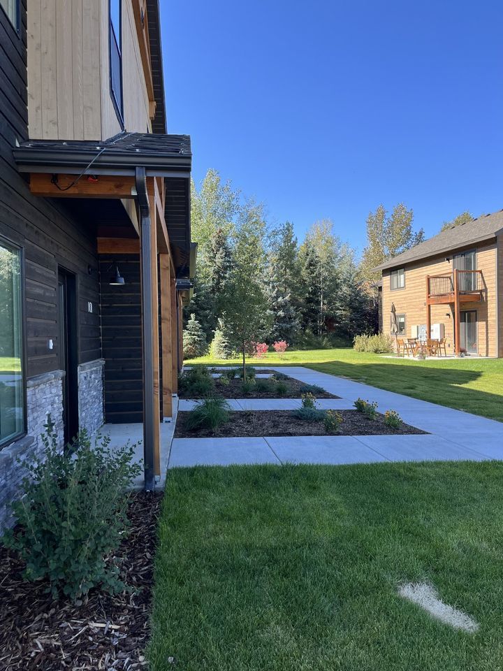 165 Lakewood Rd Unit 203 property image